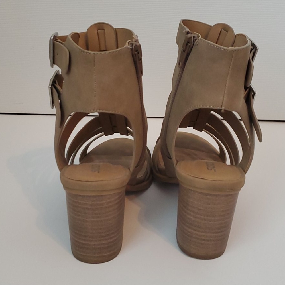 Soda Tan Caged Open Toe Sandals Size 7.5 - Picture 3 of 7